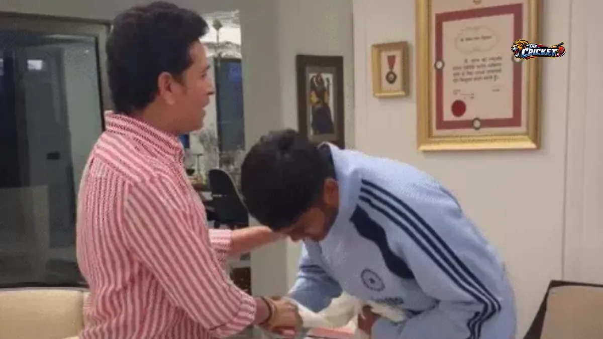 Sachin Tendulkar Meets U19 Captain Ayush Mhatre